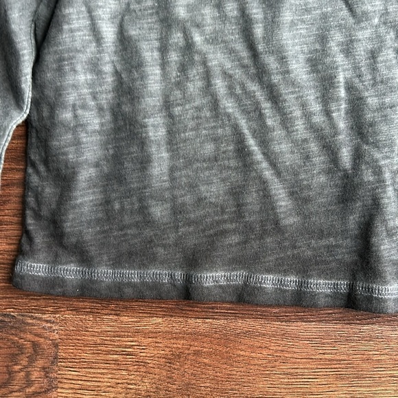 NWT Chicago Blackhawks Shirt | Chicago Blackhawks Hockey | NHL | Chicago - Picture 4 of 8